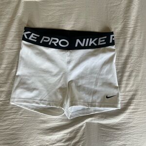 Nike Women's Pro 365 Shorts 3 in